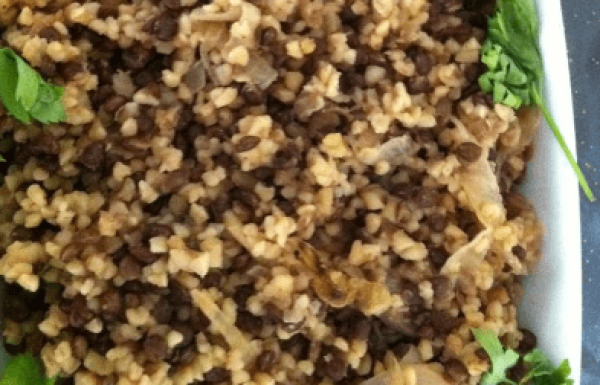 מג'דרה דרוזית מבורגול ועדשים שחורות צמחוני בטעם מטריף