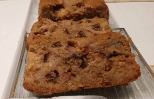 עוגת שזיפים קיצית נהדרת וקלה להכנה