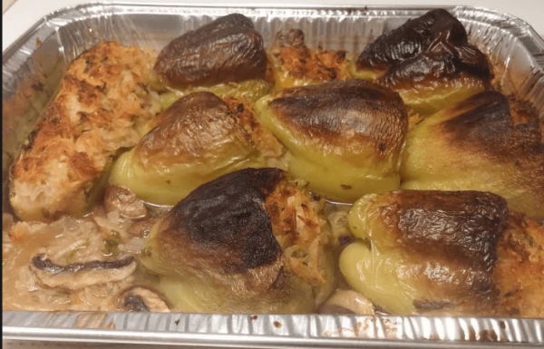 פלפלים ממולאים אפויים בטעם חמצמץ בתנור מעדן!