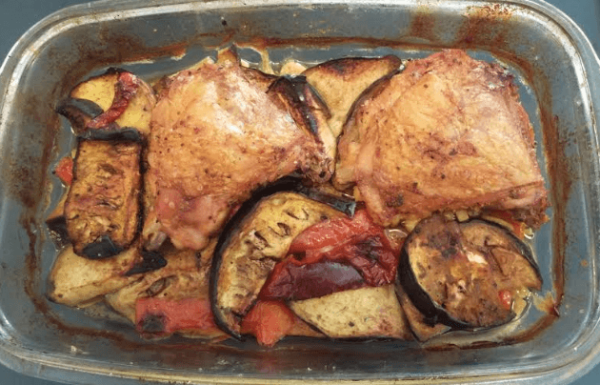 ירכי עוף עם חצילים בתנור מעדן