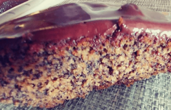 עוגת פֶּרֶג בחושה מעולה ללא גלוטן